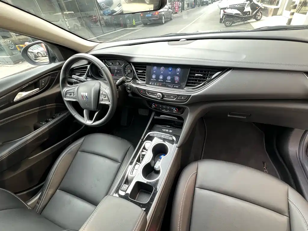 Buick Regal 2023 — фото 20