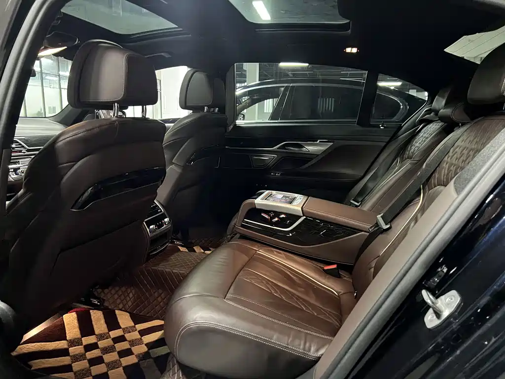 BMW 7 Series 2022 — фото 16