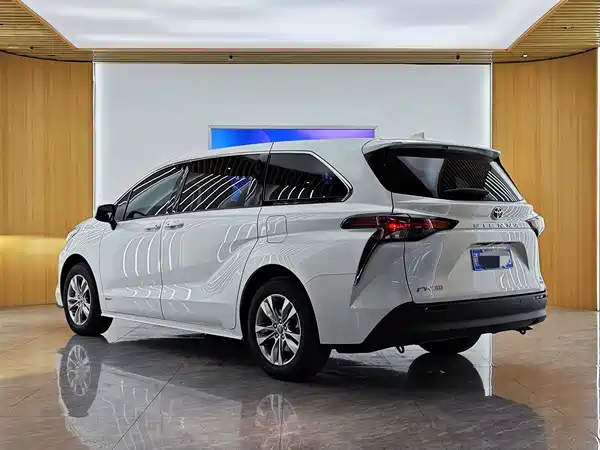 Toyota Sienna 2024