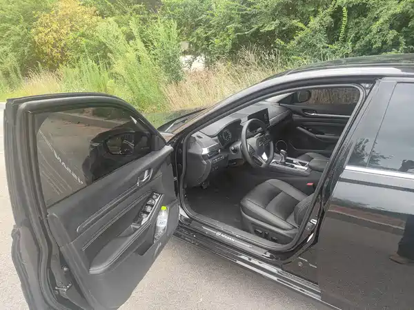 Nissan Teana 2024
