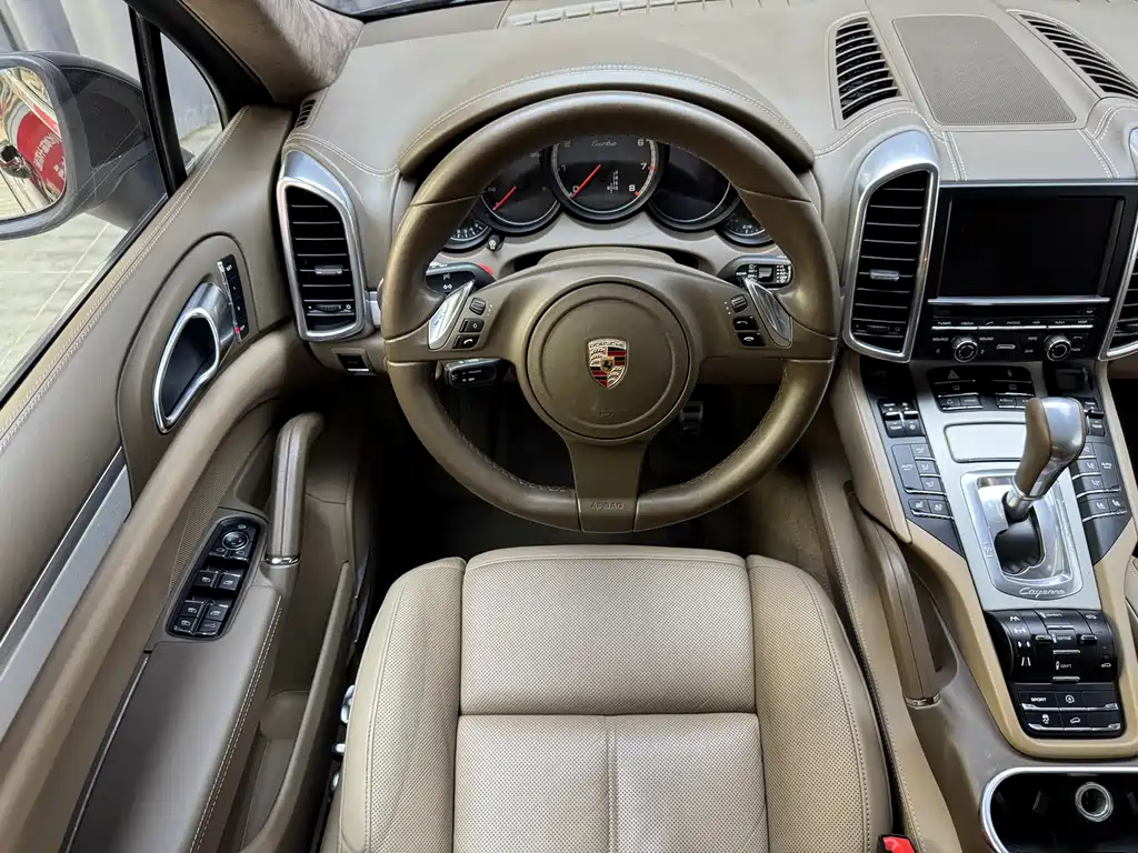 Porsche Cayenne 2012 — фото 12