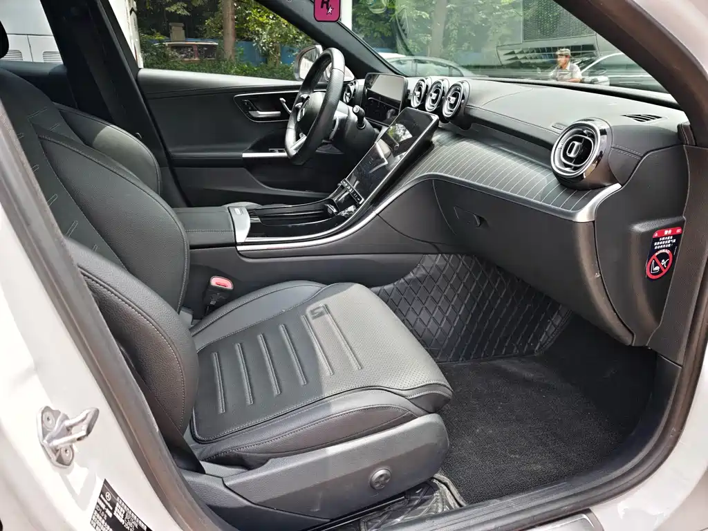 Mercedes-Benz C-Class 2023 — фото 5