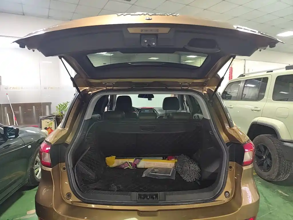 GAC Trumpchi GS4 2016 — фото 19