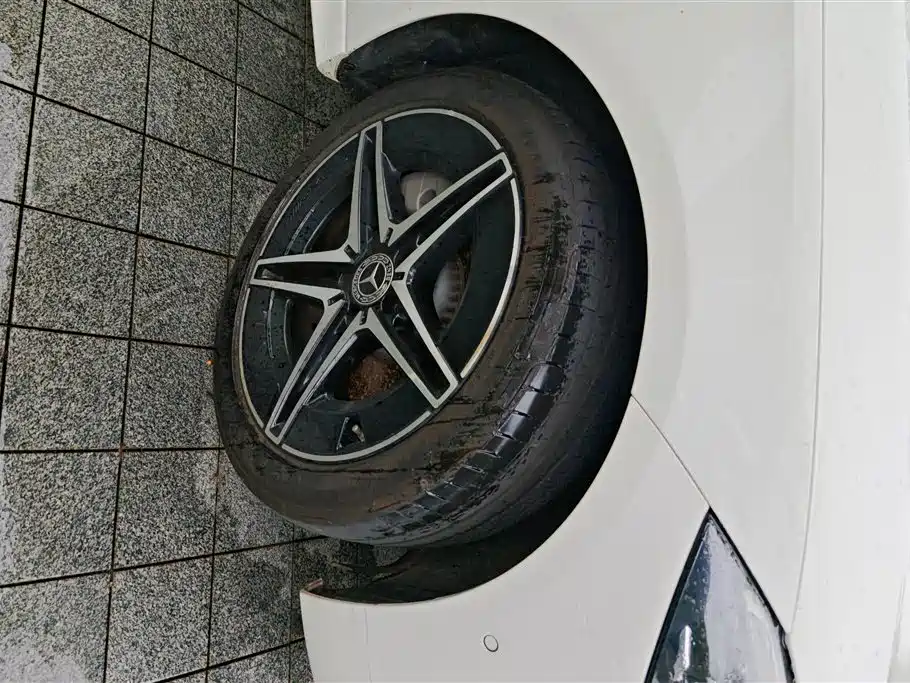 Mercedes-Benz C-Class 2024