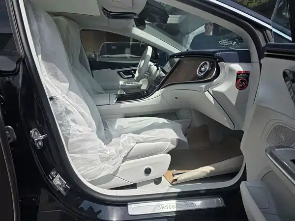 Mercedes-Benz EQE 2025