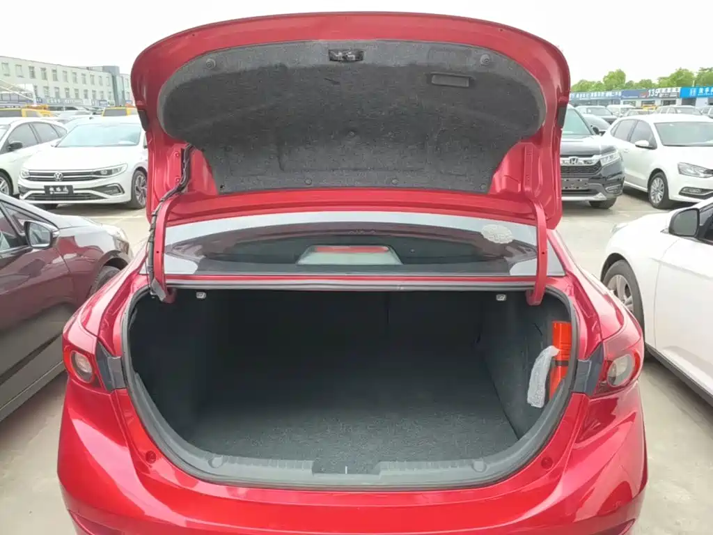 Mazda 3 Axela 2016 — фото 19