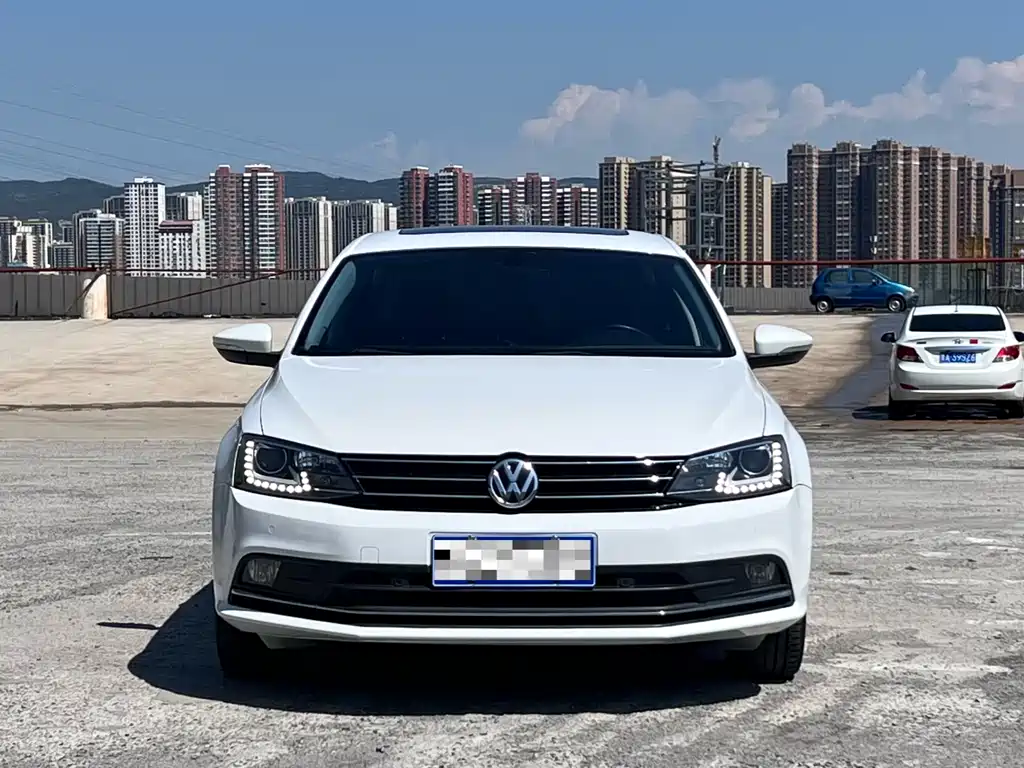 Volkswagen Sagitar 2017