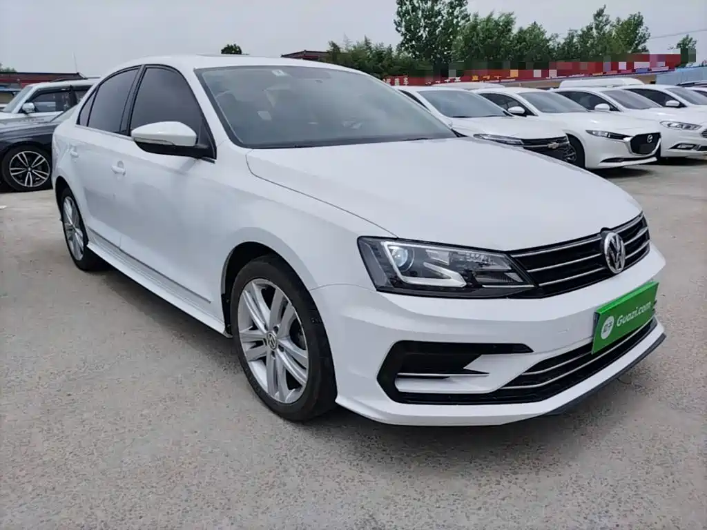 Volkswagen Sagitar 2019