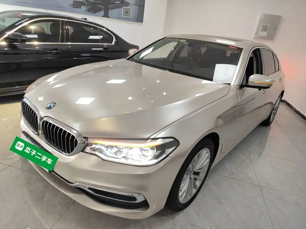 BMW 5 Series 2019 — фото 1
