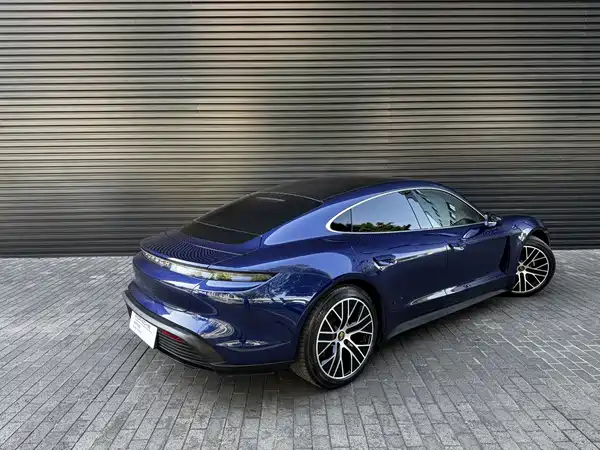 Porsche Taycan 2021