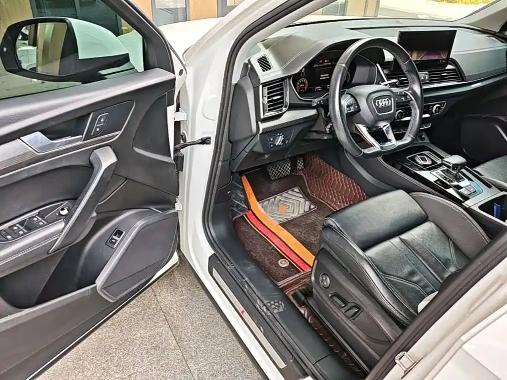 Audi Q5L 2021 — фото 16