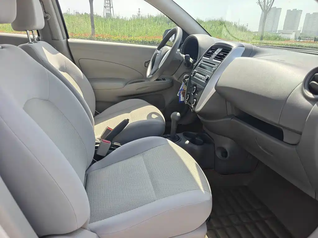 Nissan Sunny 2014 — фото 22
