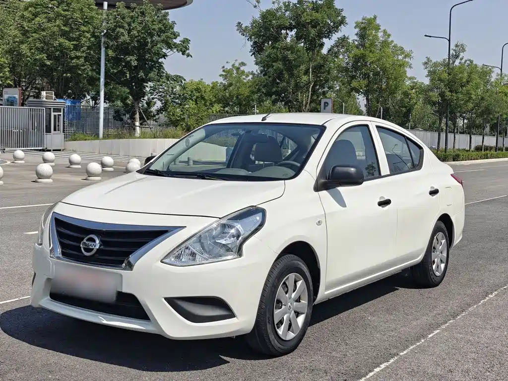 Nissan Sunny 2014