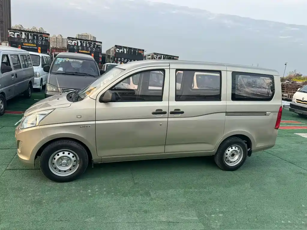 Wuling Rongguang V 2017 — фото 9