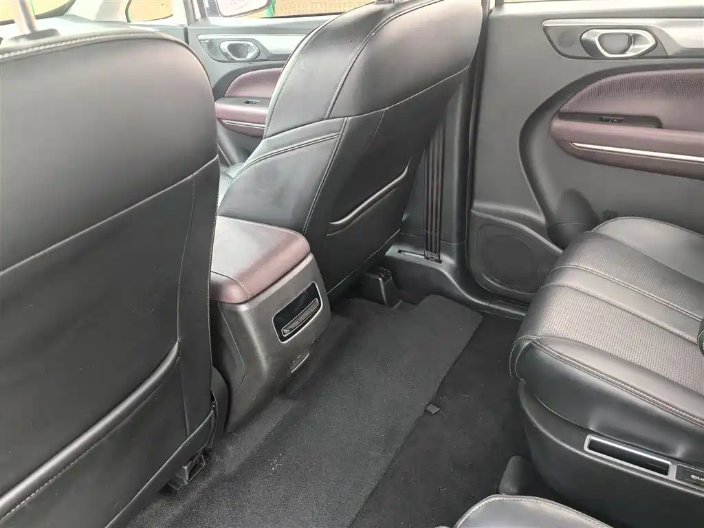 GAC Motor Trumpchi M6 2023 — фото 21
