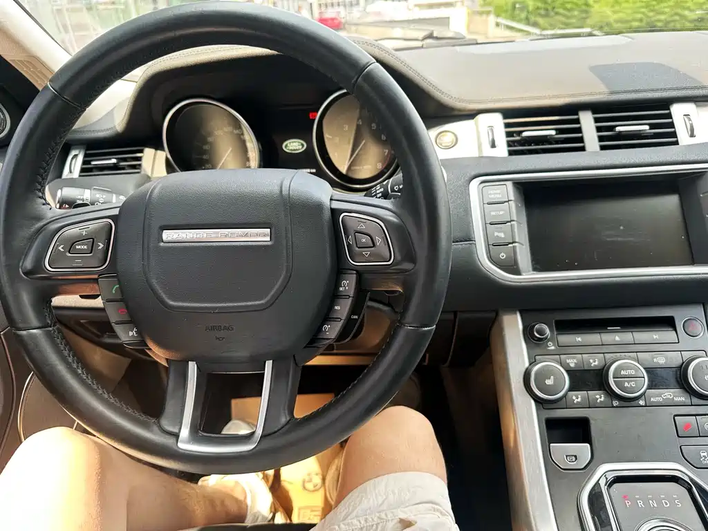 Land Rover Evoque 2016 — фото 11