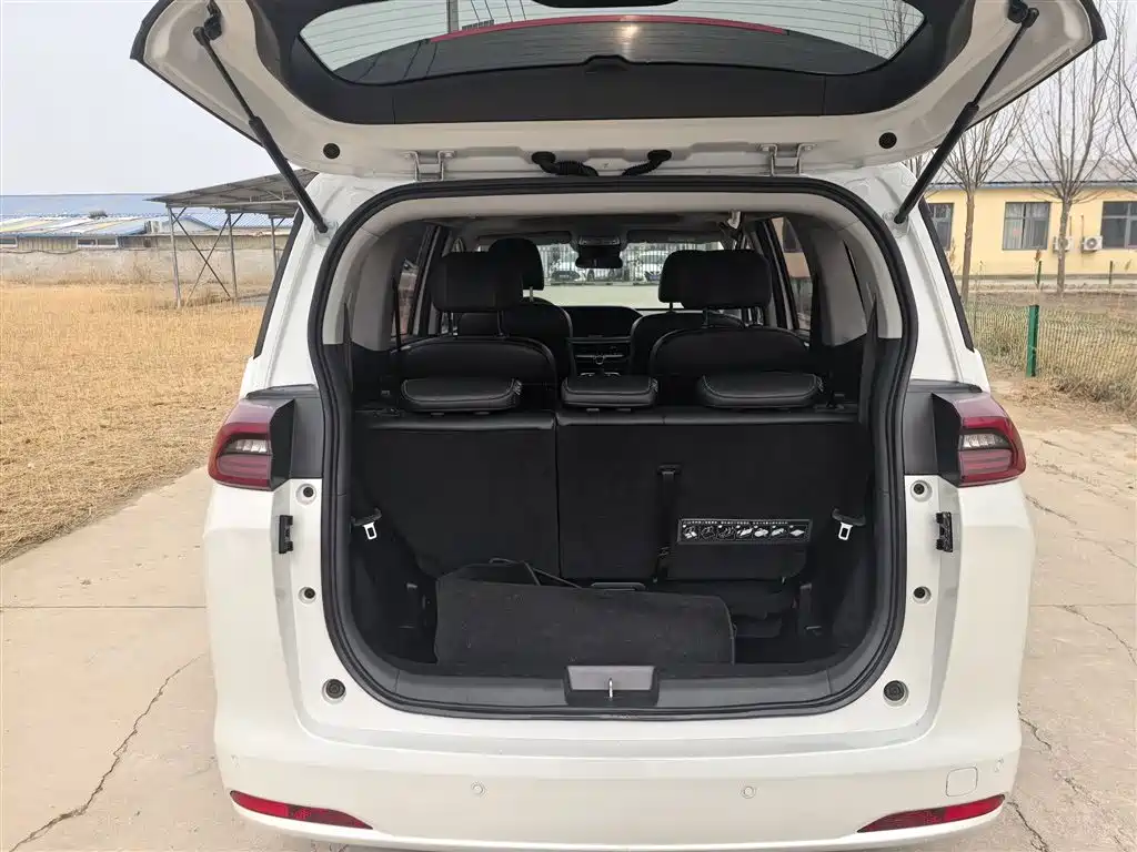 GAC Motor Trumpchi M6 2023 — фото 16