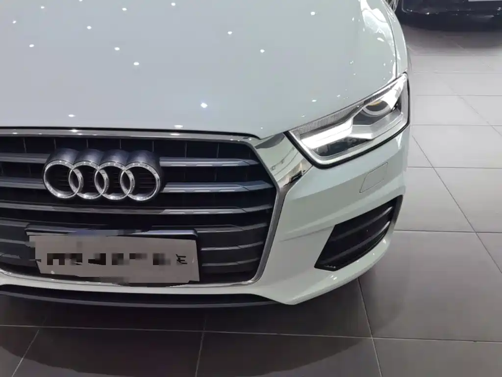 Audi Q3 2016 — фото 24