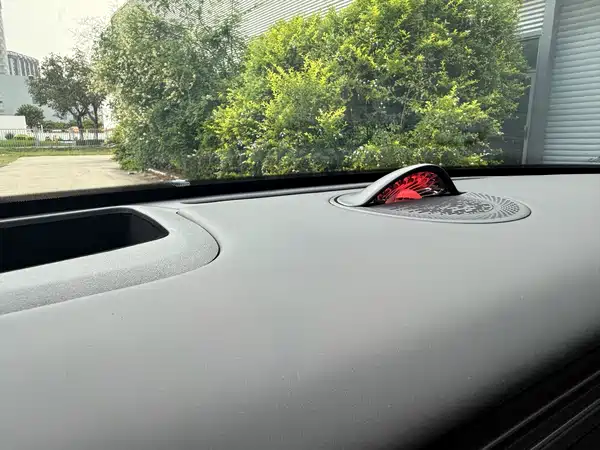 Hongqi HS6 PHEV 2025