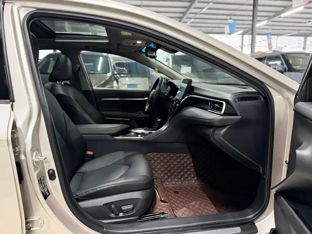 Toyota Camry 2021 — фото 14