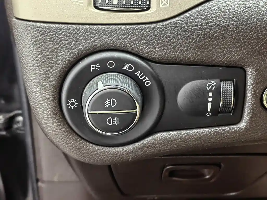 Jeep Cherokee 2014 — фото 21