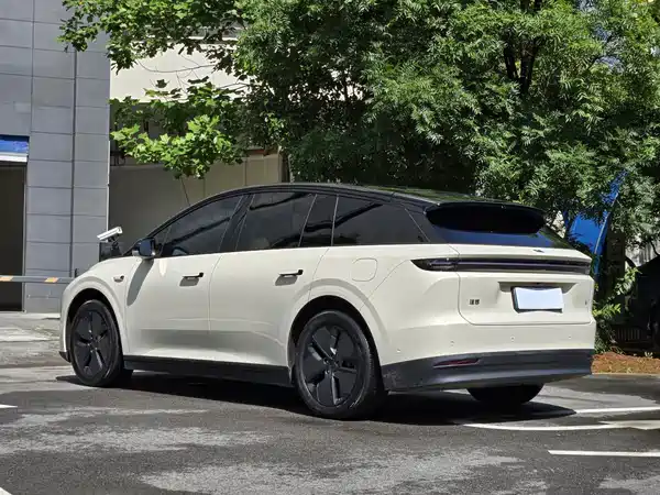 Li Auto i6 2025