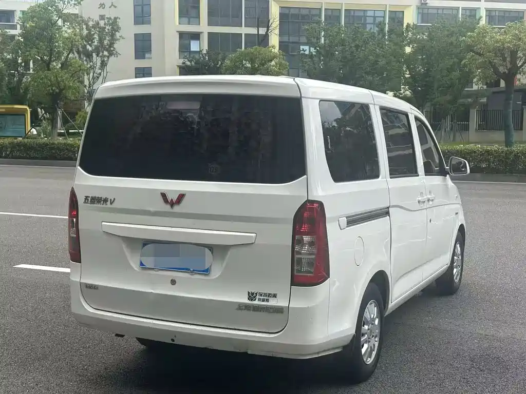 Wuling Rongguang V 2017