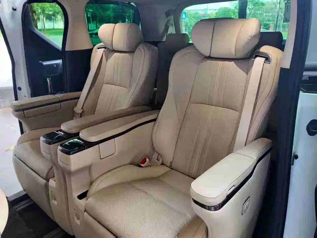 Toyota Alphard 2022 — фото 12