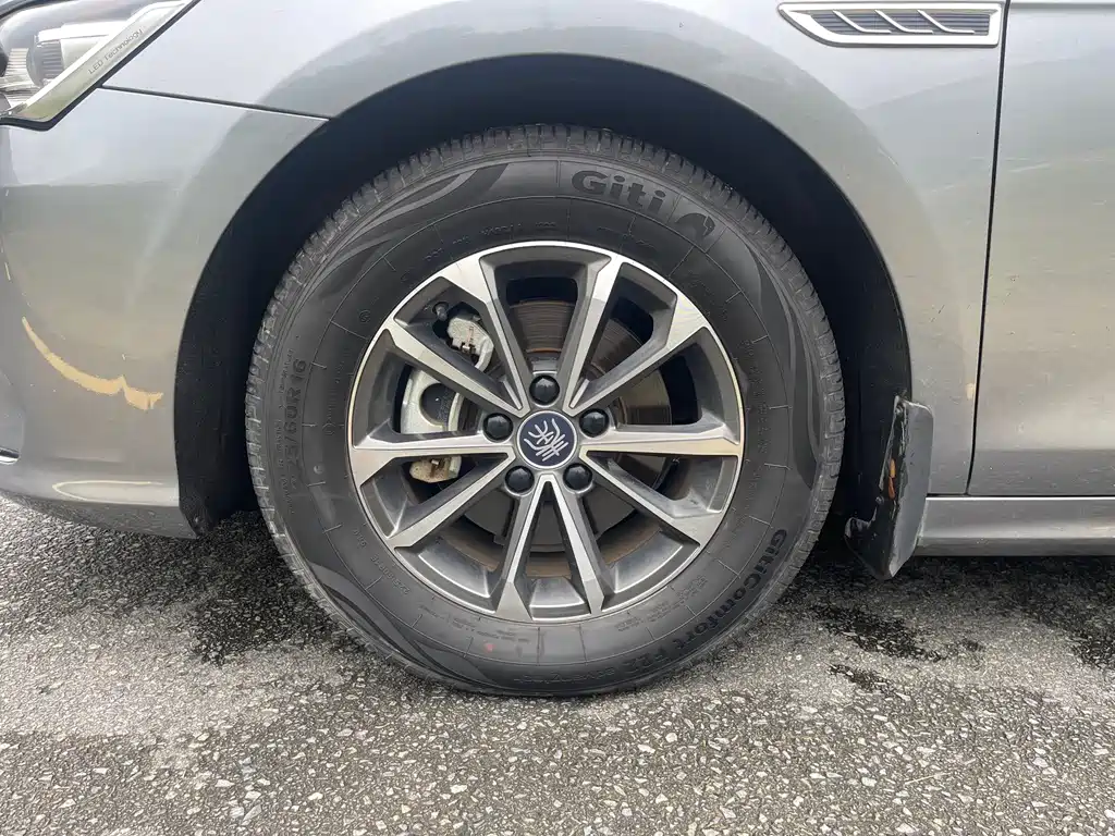 BYD Qin PLUS 2023 — фото 10