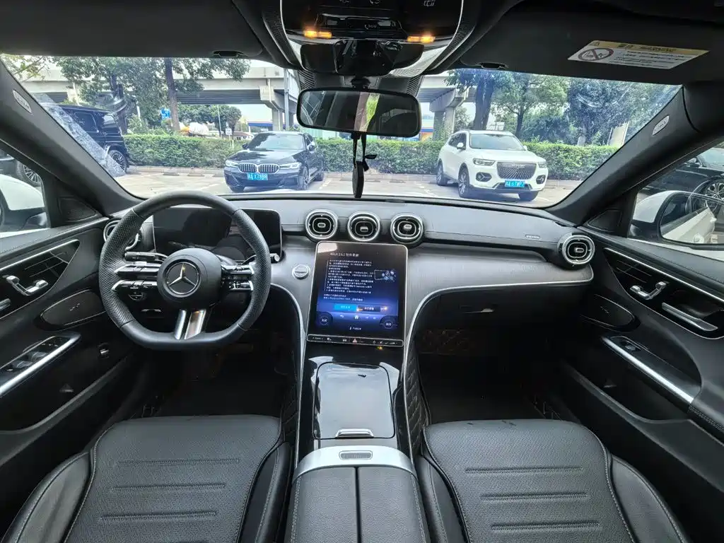 Mercedes-Benz C-Class 2024 — фото 10
