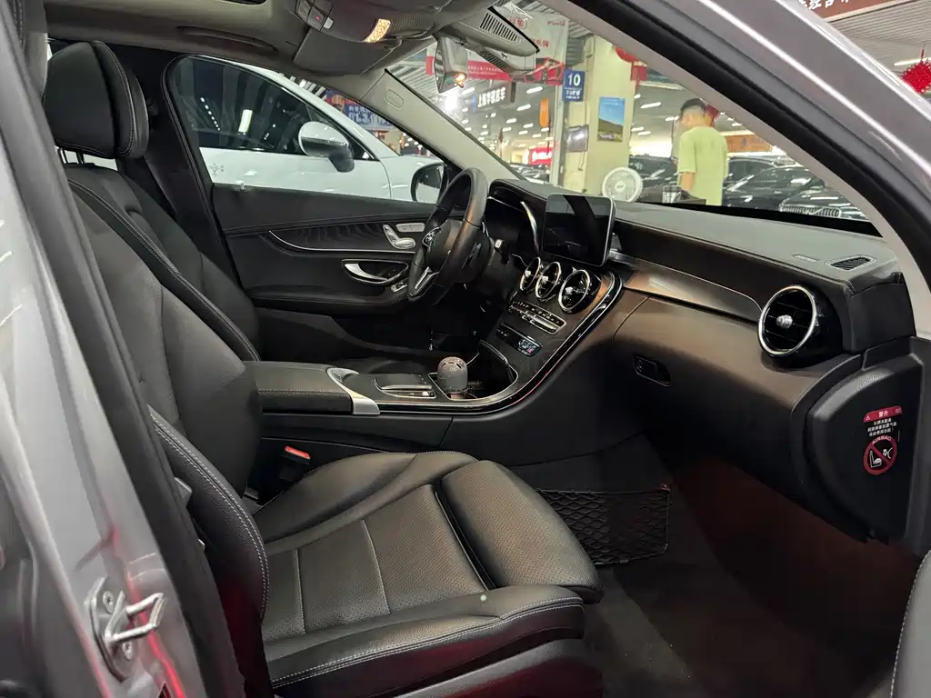 Mercedes-Benz C-Class 2019 — фото 12