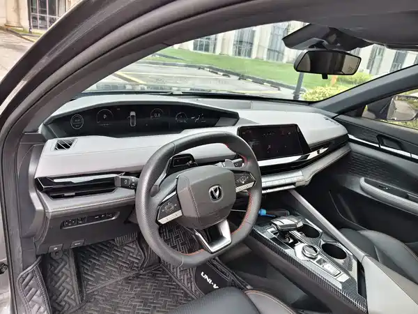 Changan UNI-V 2022