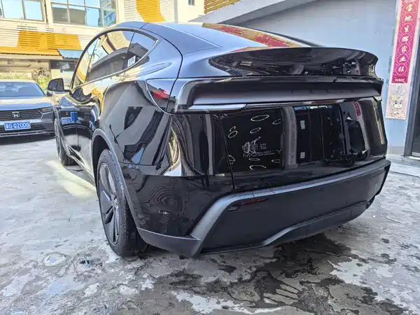 Tesla Model Y 2026