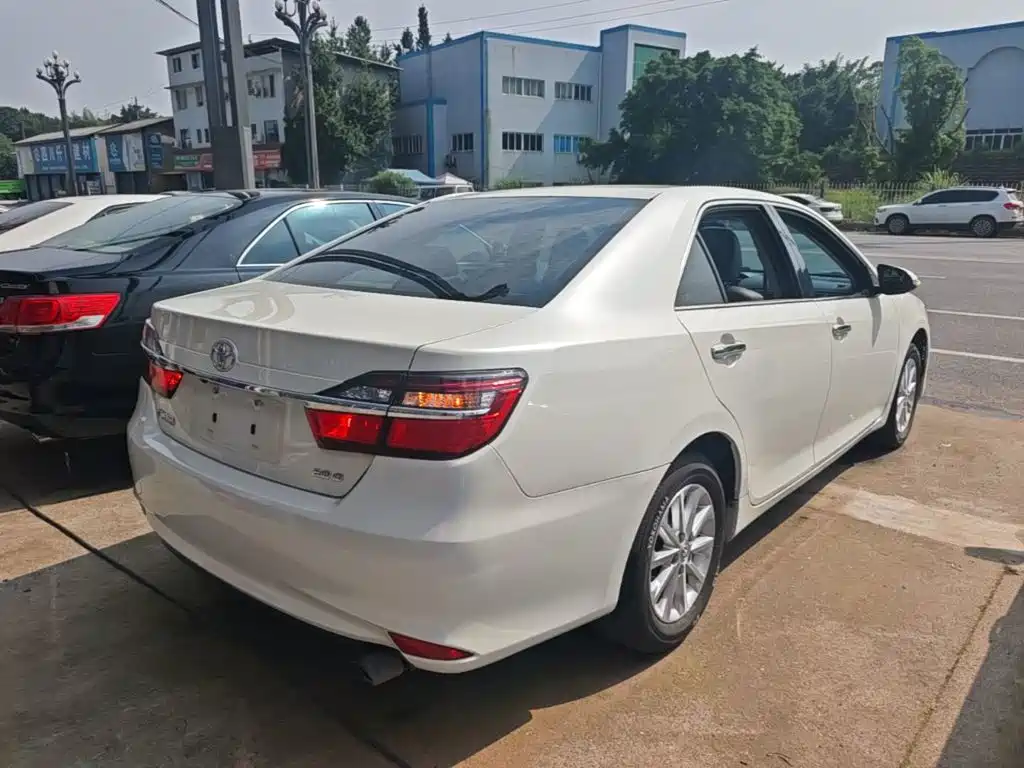 Toyota Camry 2015