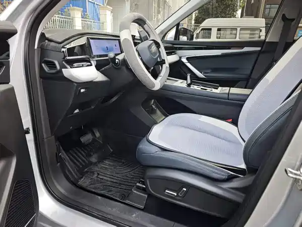 Geely Boyue L 2025