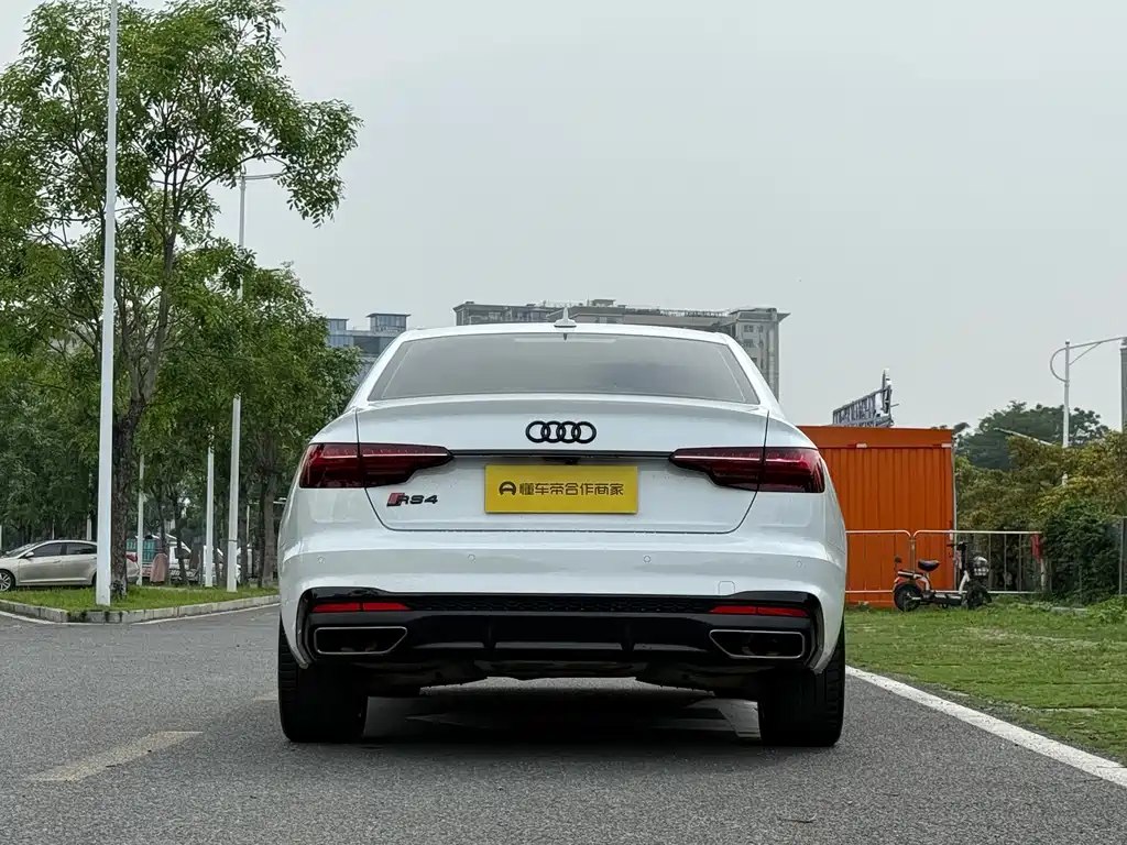 Audi A4L 2023