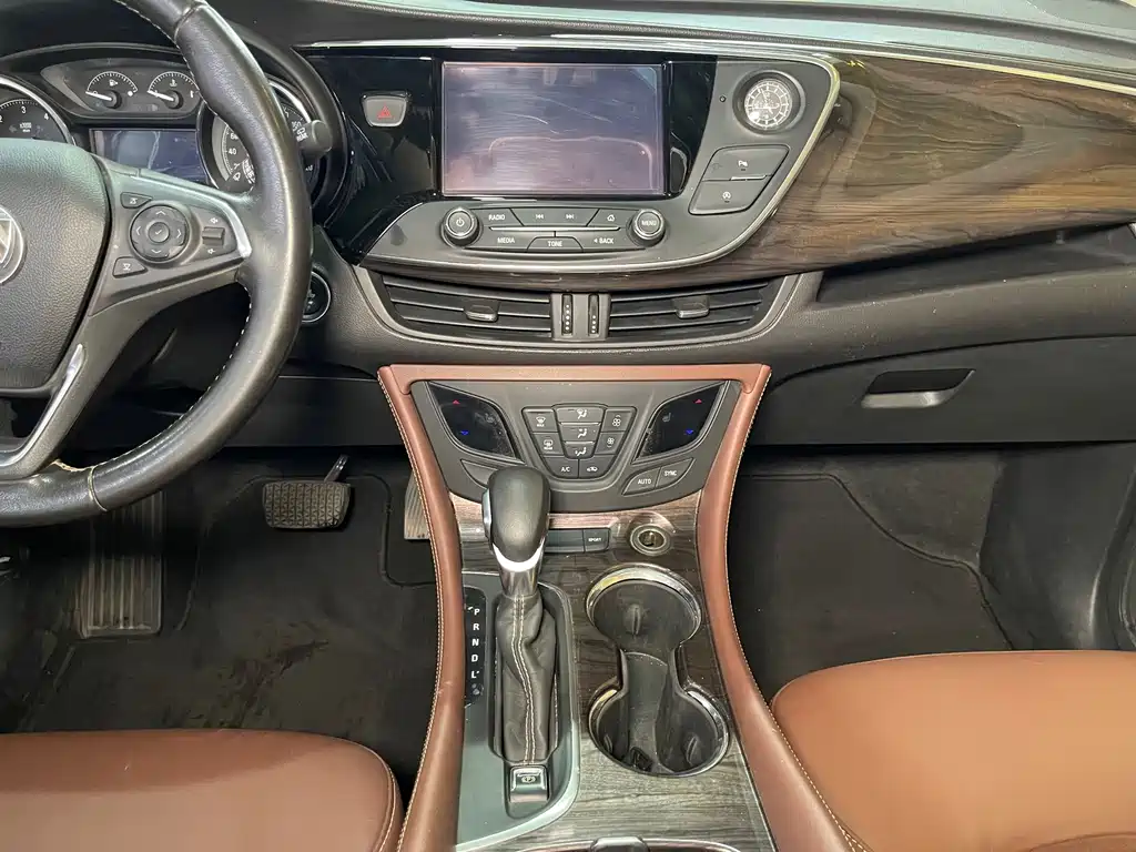 Buick Envision Plus 2017 — фото 11