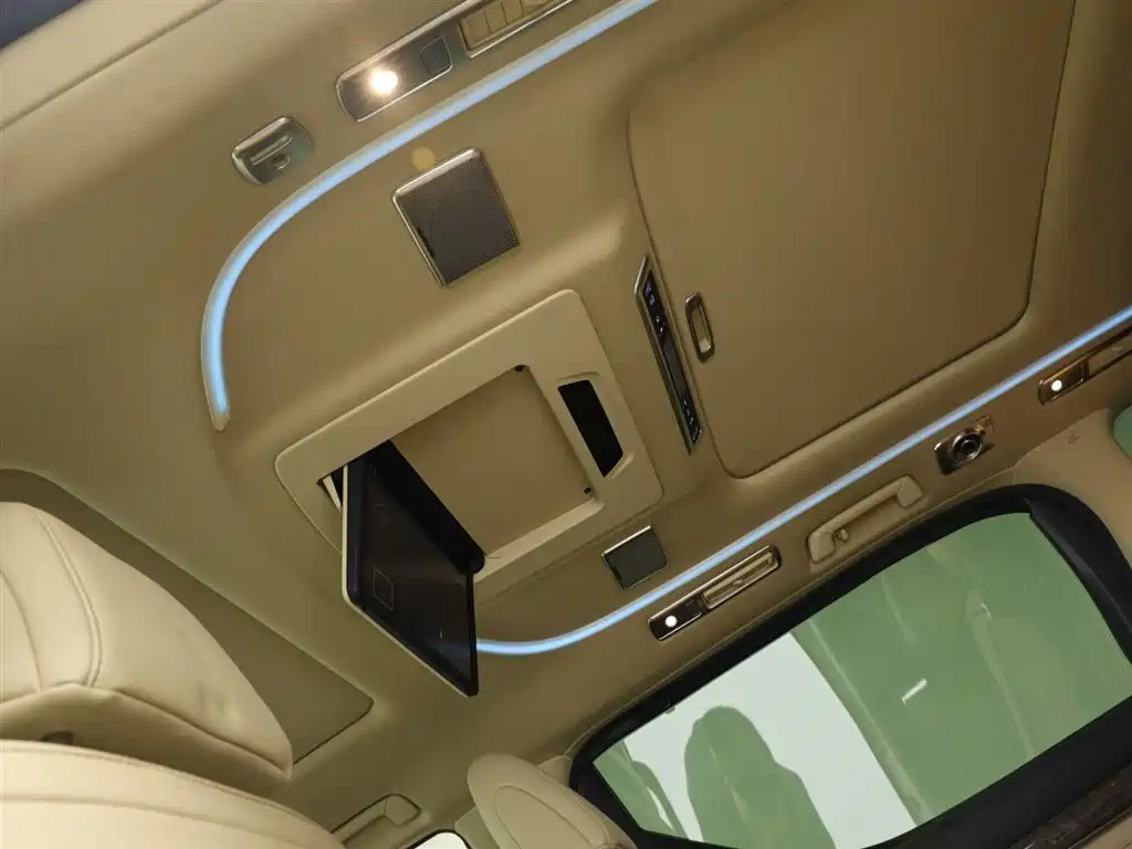 Toyota Alphard 2020 — фото 14