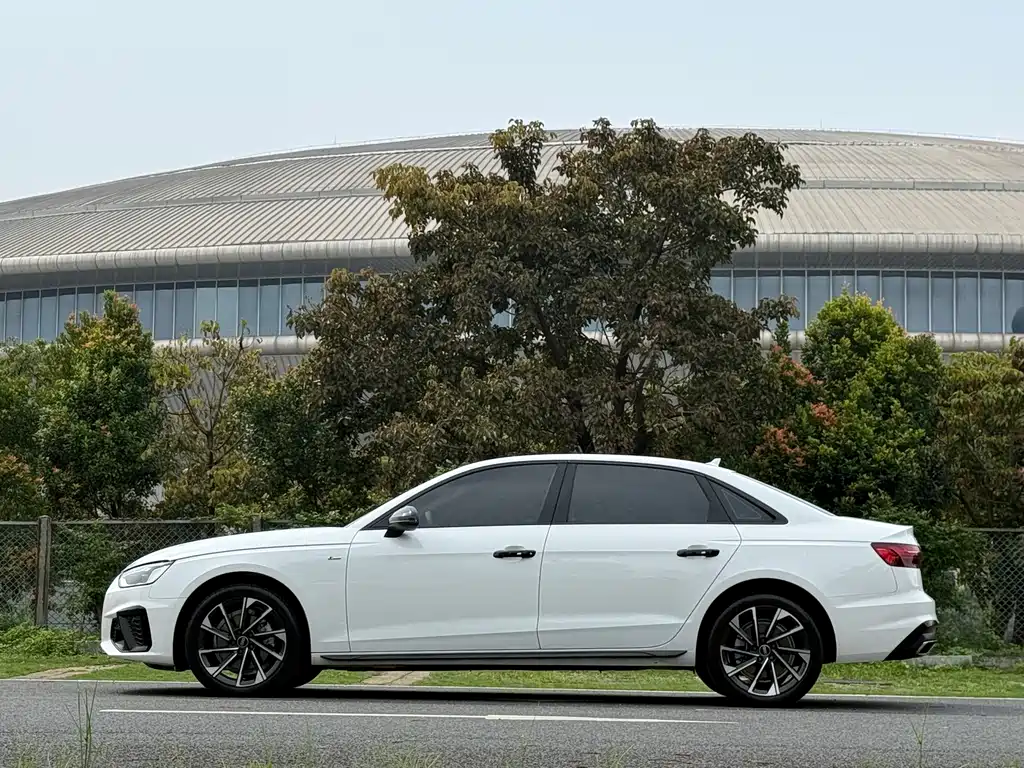 Audi A4L 2023