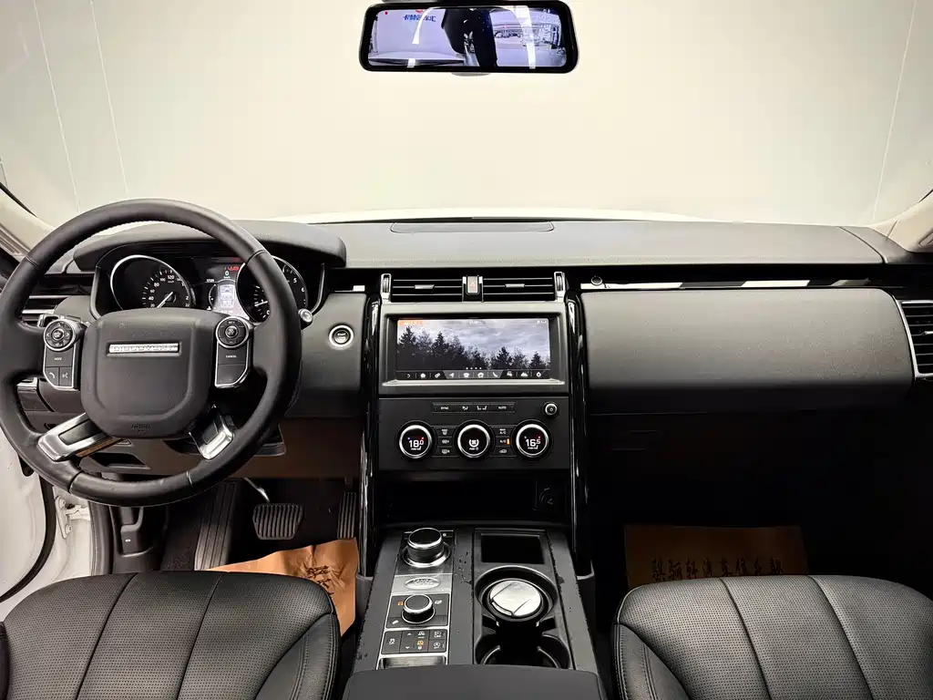 Land Rover Discovery 2019 — фото 14