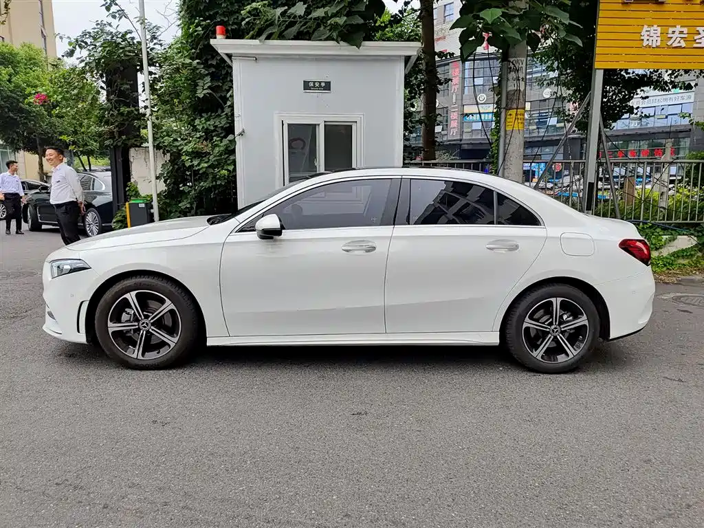 Mercedes-Benz A-Class 2023 — фото 3