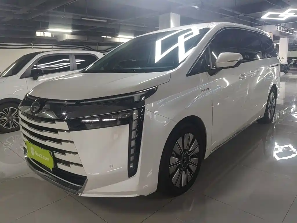GAC Motor E8 PHEV 2025 — фото 1