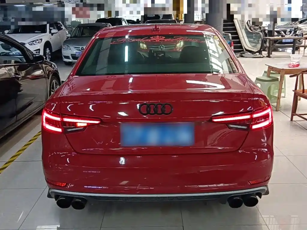 Audi A4L 2018