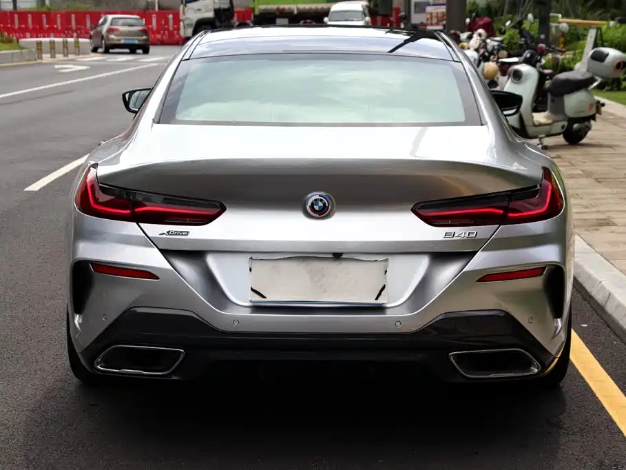 BMW 8 Series 2022 — фото 18