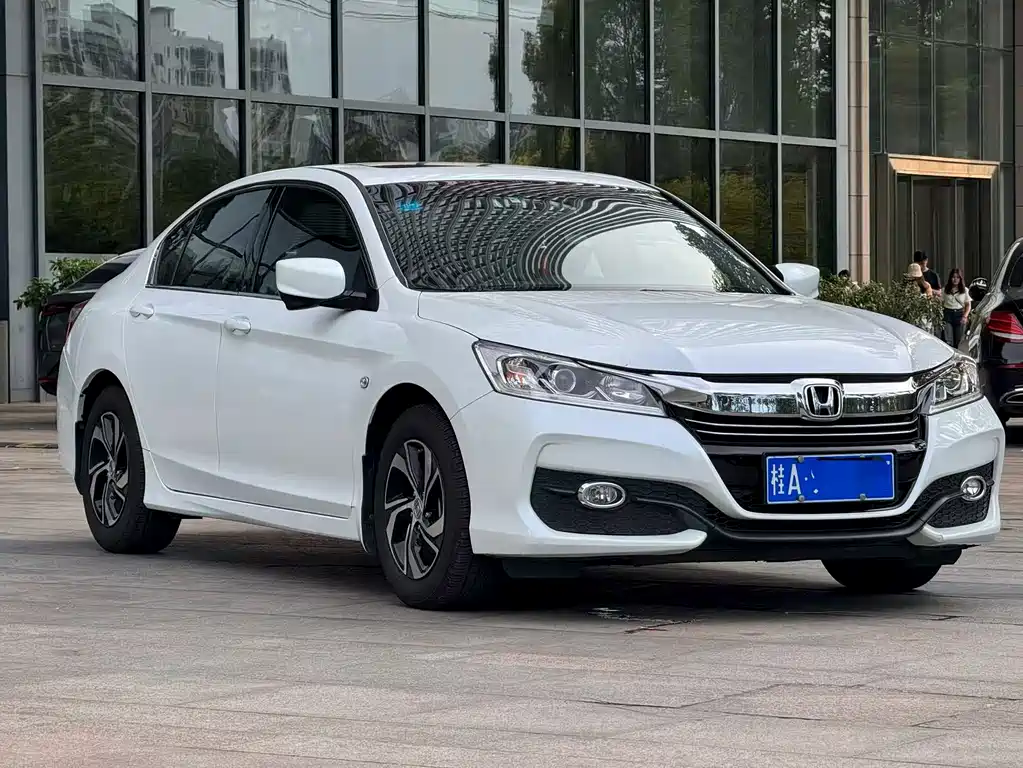 Honda Accord 2016 — фото 3