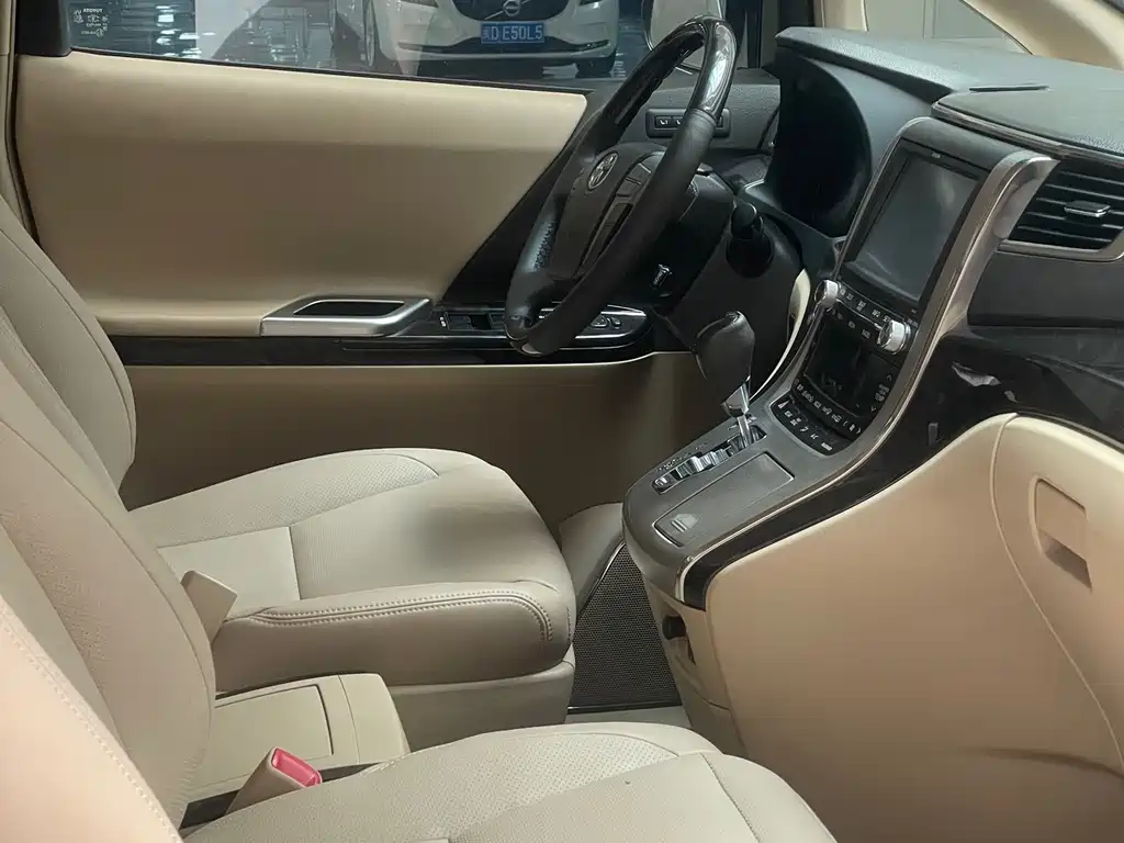 Toyota Alphard 2012 — фото 14