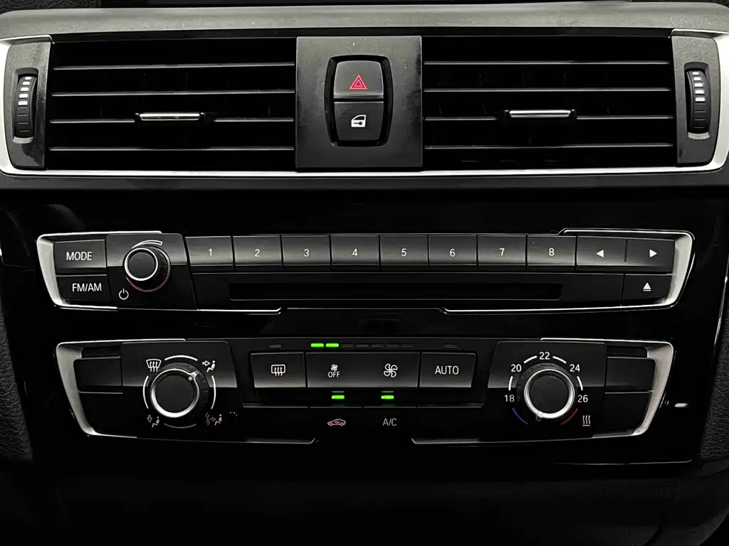 BMW 2 Series 2017 — фото 30