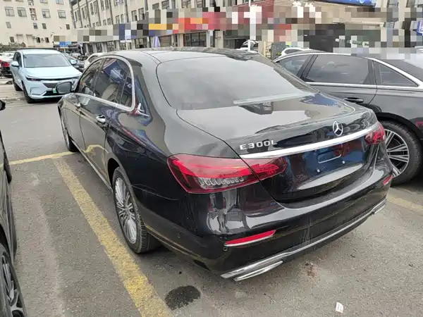 Mercedes-Benz E-Class 2022