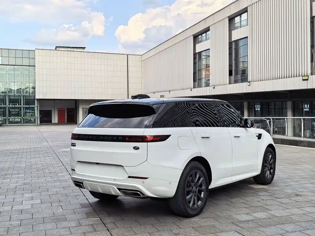 Land Rover Range Rover Sport 2023 — фото 16