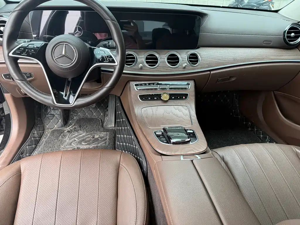 Mercedes-Benz E-Class 2023 — фото 6